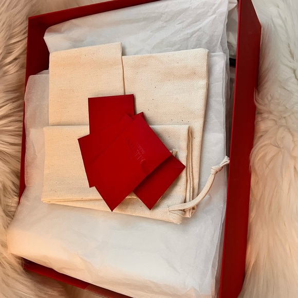 ROCKSTUD GRAINY LEATHER ANKLE STRAP PUMP - Picture 6 of 16